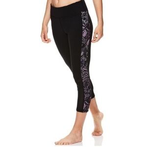 GAIAM OM HATHA POCKET YOGA MIDRISE CAPRI L…